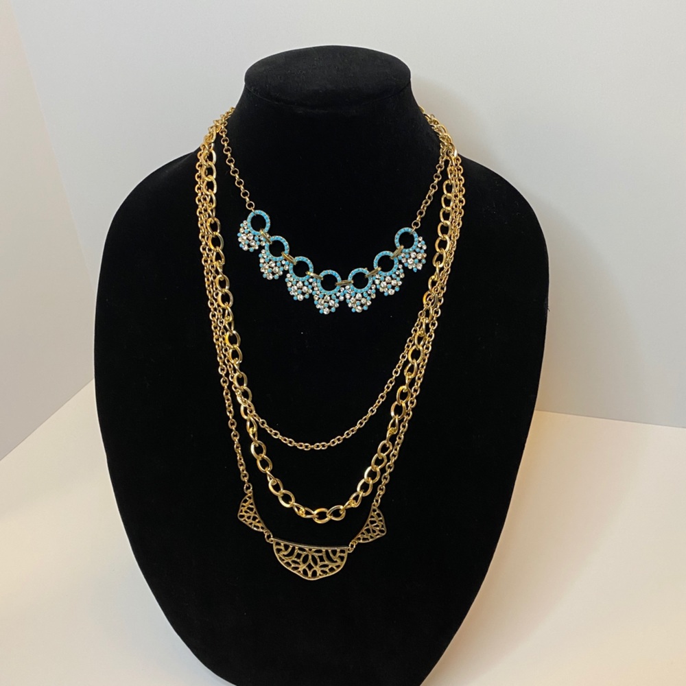Multi-layer necklace. Gold and turquoise.